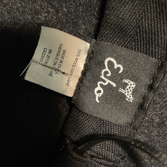 Wool hat with brown leather band - Picture 4 of 4